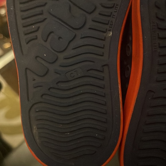 Native slip on toddler shoes, size c7 - Picture 4 of 4